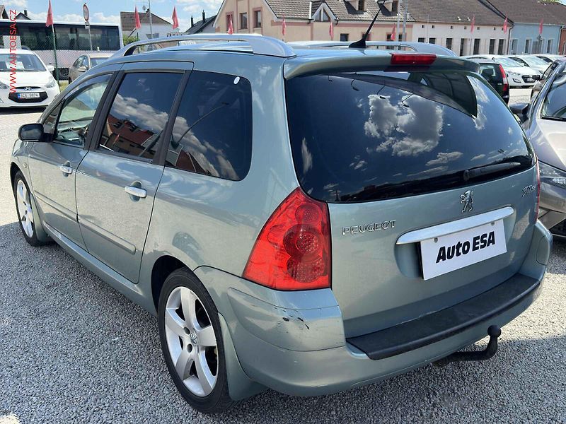 Peugeot 307 (2007) 1.6HDi, Xenon, panor - fotka 6 z 17