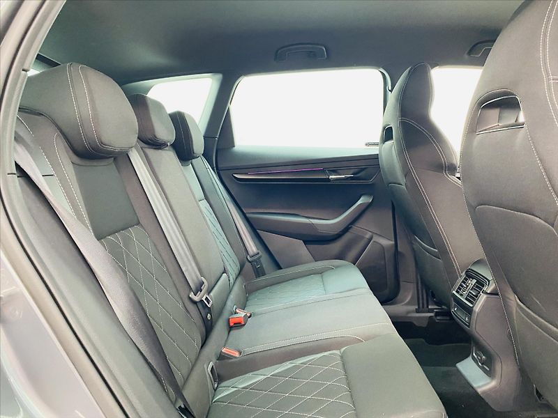 Škoda Karoq 1,5 TSI 110kW DSG SportLine - fotka 7 z 23