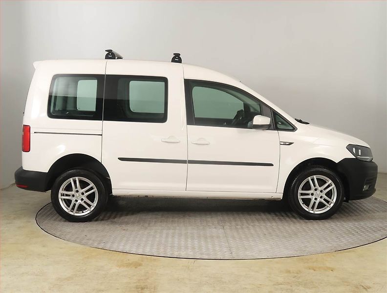 Volkswagen Caddy (2019) 2.0 TDI 4MOTION, 5Míst, ČR - fotka 6 z 17