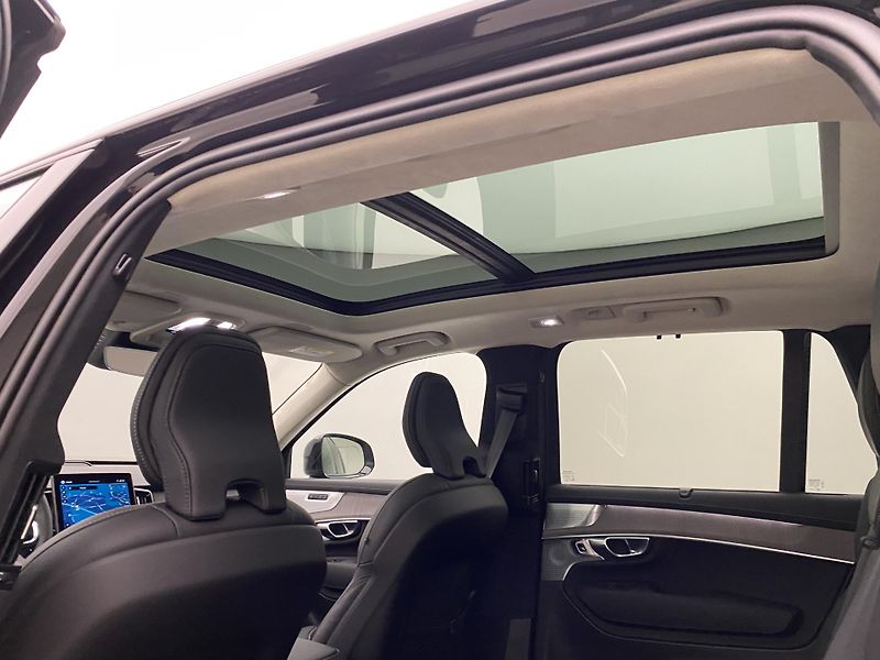 Volvo XC90 (2026) T8 AWD RECHARGE DARK ULTRA - fotka 21 z 76