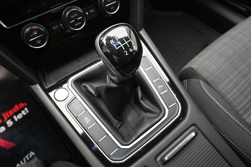 Volkswagen Passat 2,0 TDI 110kW Business Záruka - fotka 23 z 32