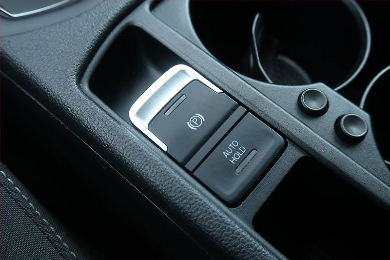 Volkswagen Touran (2015) 1.2 TSI, Serv.kniha, Tempomat - fotka 17 z 21