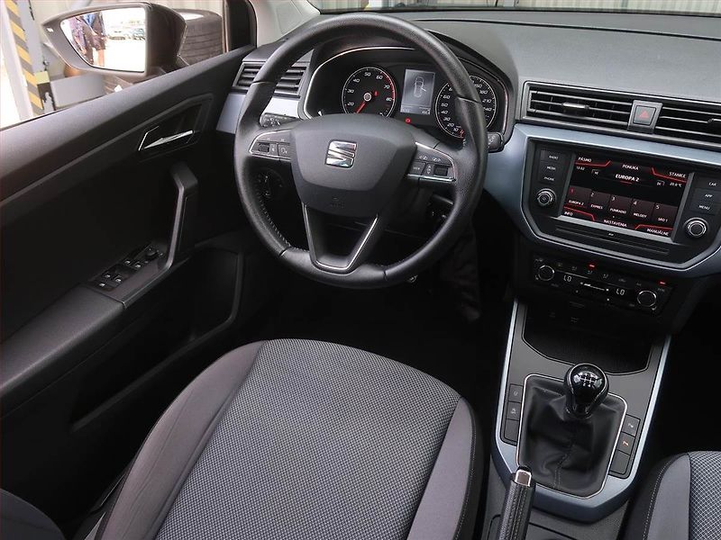 Seat Arona (2019) 1.0 TSI, Tempomat - fotka 7 z 17