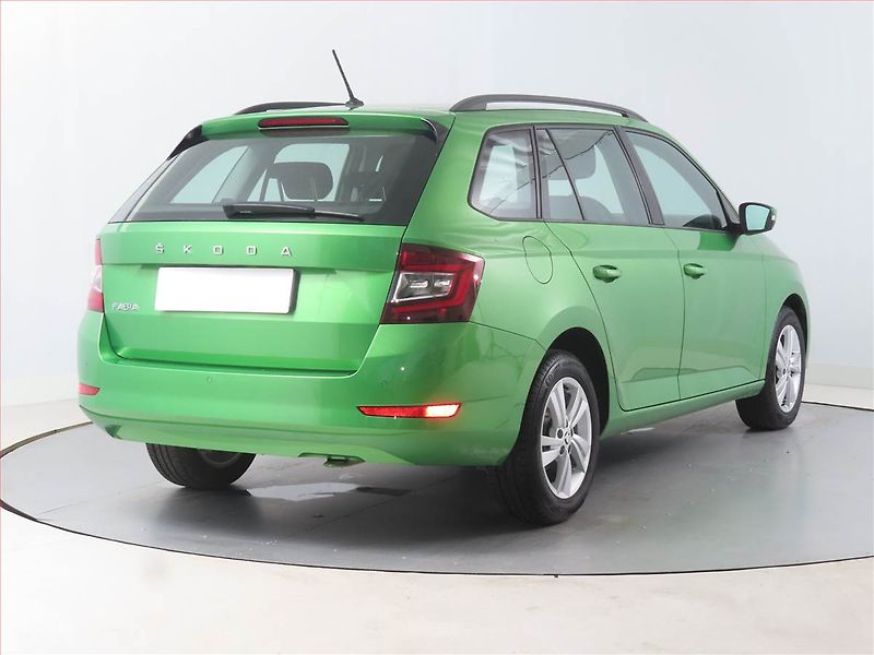 Škoda Fabia (2020) Style 1.0 TSI, Tempomat - fotka 5 z 14