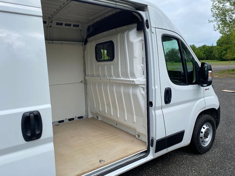 Fiat Ducato (2021) 2,3  L3H2 2,3MTJ 120k Van - fotka 9 z 16