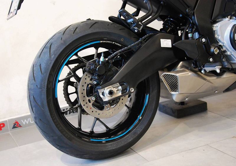 CFMOTO (2025) 675 NK - stroj od nás,1.maj,90 - fotka 7 z 20