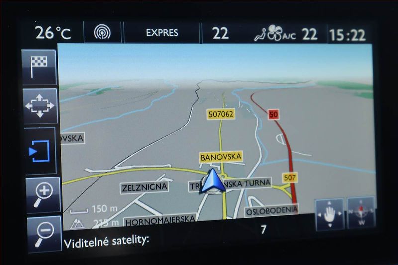 Peugeot 308 (2015) 1.6 e-HDi, Navi, Tempomat - fotka 17 z 21