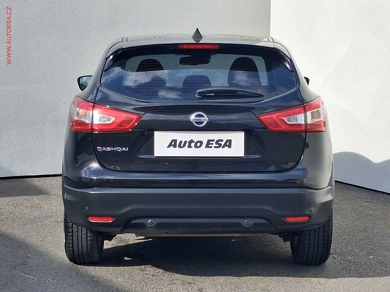 Nissan Qashqai (2014) 1.2 DiG-T, Acenta, navi - fotka 5 z 17