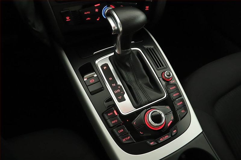 Audi A4 (2015) 2.0 TDI, Automat, Navi, Xenony - fotka 12 z 15