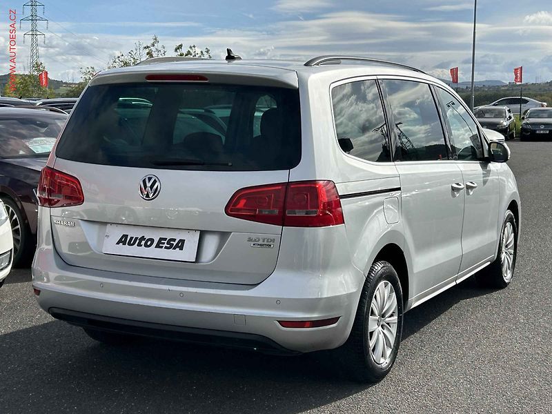 Volkswagen Sharan (2015) 2.0TDI, Navi, autoAC - fotka 4 z 18