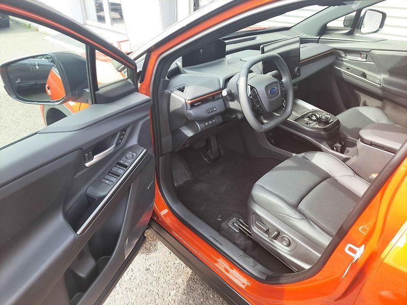 Subaru Uncharted (2026) Executive 77 kWh AWD 252 kW - fotka 7 z 55