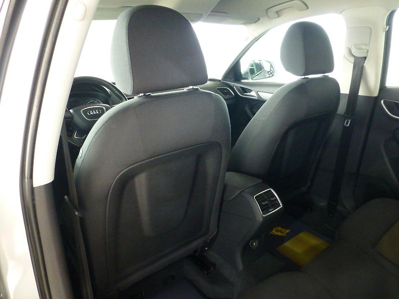 Audi Q3 (2012) 2,0TSI-125KW*NAVI**PARK.S**4X4 - fotka 14 z 26