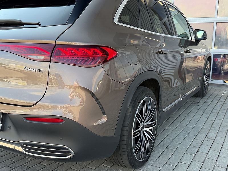 Mercedes-Benz EQE 500 AMG 4MATIC SUV - fotka 12 z 39