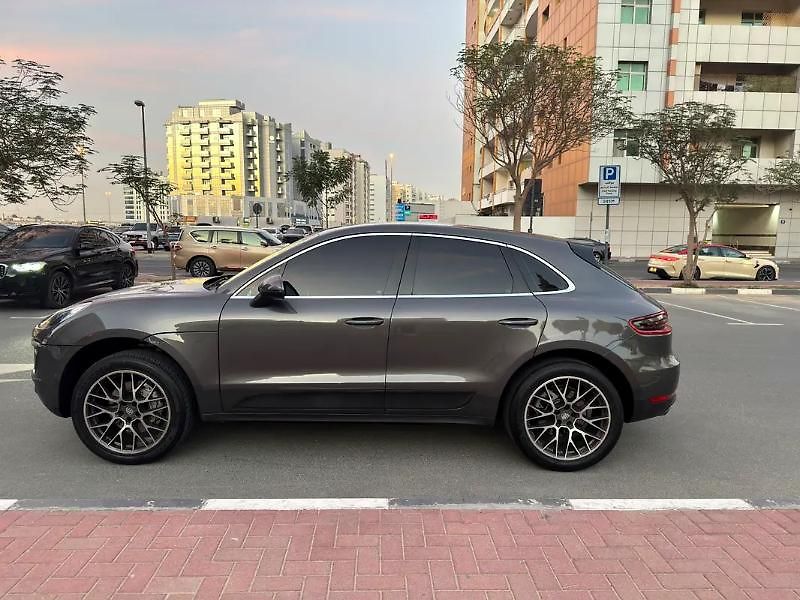 Porsche Macan (2016) Sportovně laděné SUV - fotka 6 z 12