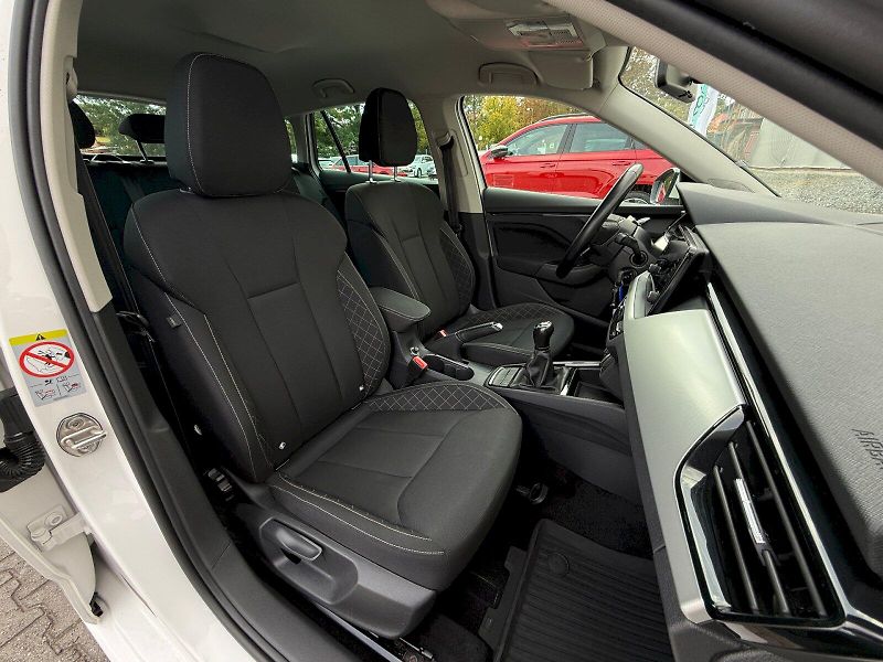 Škoda Scala (2021) 1.0 TSI 70 kW Ambition - fotka 21 z 21