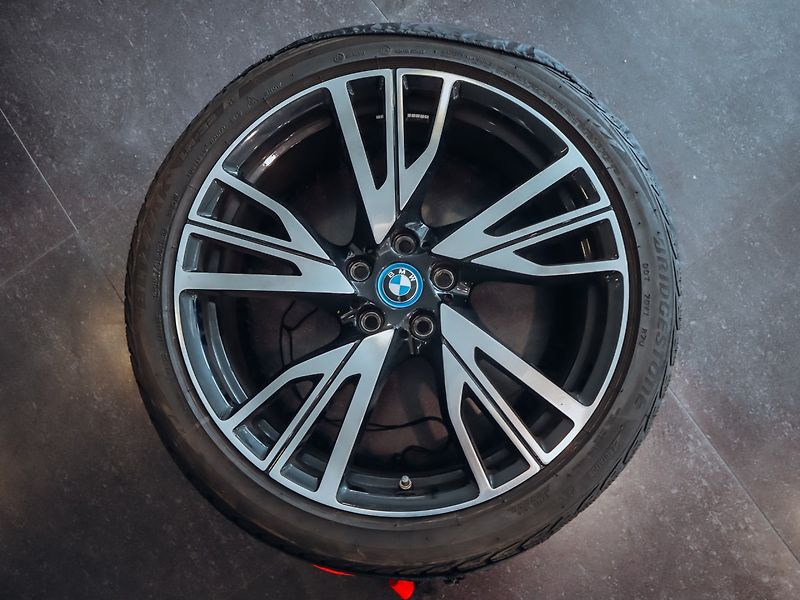 BMW i8 Ultimate Sophisto Edition Kupé - fotka 35 z 35