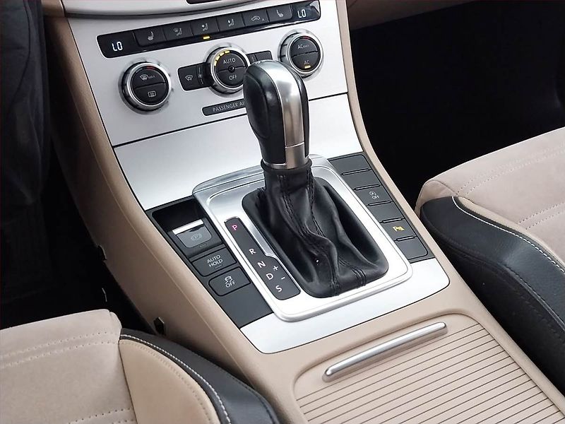 Volkswagen CC (2012) Comfortline 2.0 TDI, Automat - fotka 13 z 21