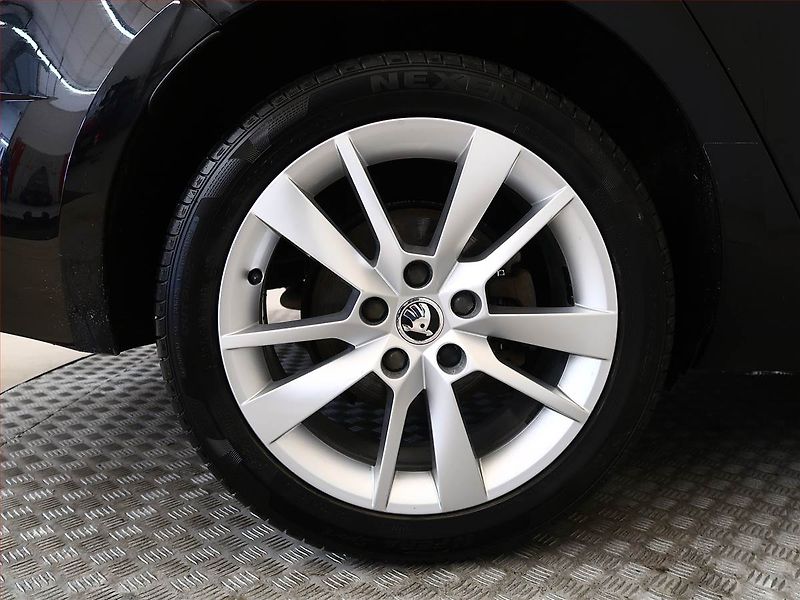 Škoda Octavia (2017) 2.0 TDI, 4X4, Automat, Kůže - fotka 15 z 20