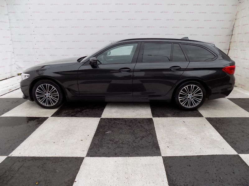 BMW Řada 5 (2019) 530d/Sport-Line/Full-Led/ - fotka 2 z 35