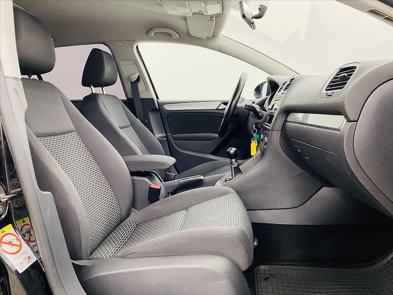 Volkswagen Golf 1,6 TDI Aut. Klima ČR - fotka 8 z 22