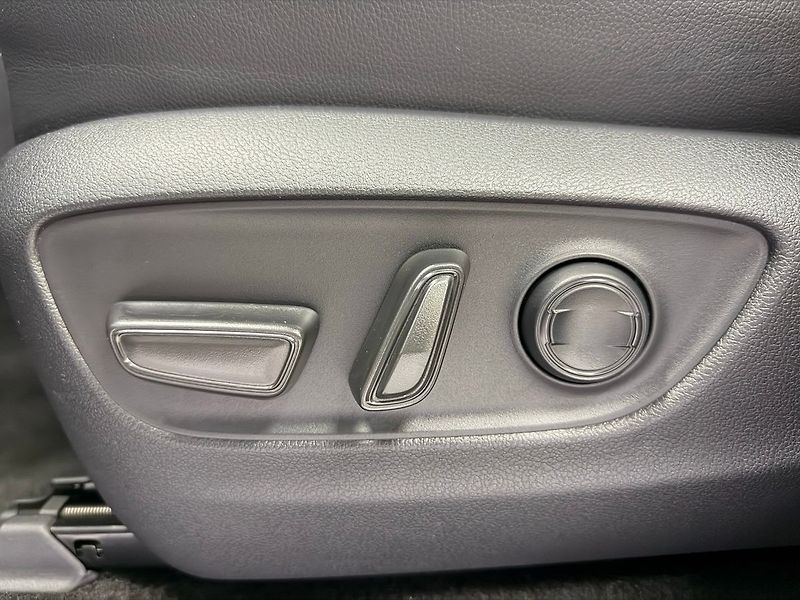 Toyota Land Cruiser 2.8L D-4D AWD J250 PRADO, PANO - fotka 25 z 33