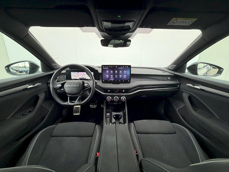 Škoda Superb (2025) 2.0 TDI 142kW 4x4 SportLine,2x - fotka 9 z 35