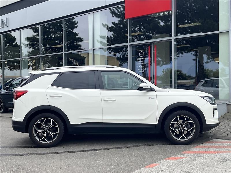 SsangYong Korando 1,5 TGDI  Premium AT 4WD CZ - fotka 4 z 28