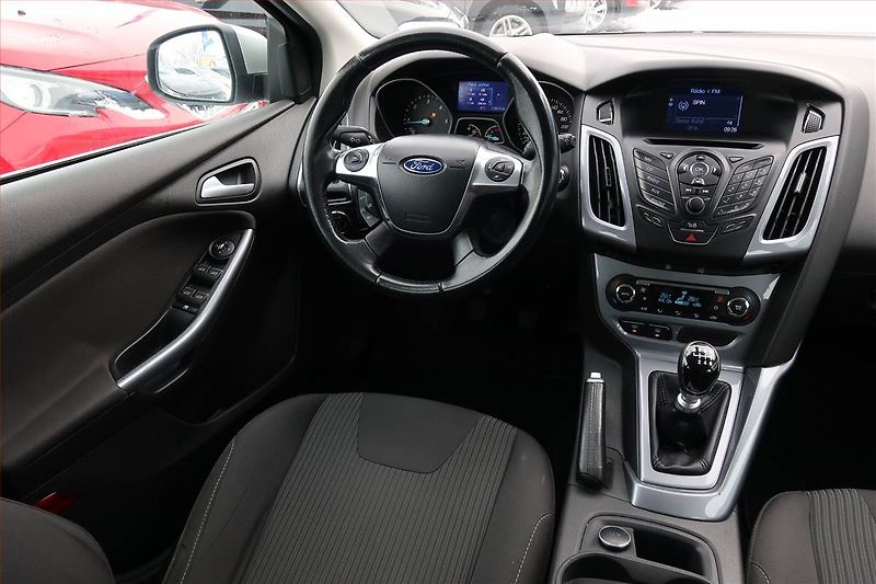 Ford Focus (2013) 2.0 TDCi, Navi, Tempomat - fotka 7 z 19