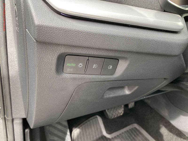 Škoda Octavia (2024) 1.5 TSi e-TEC, 1.maj,ČR - fotka 14 z 18