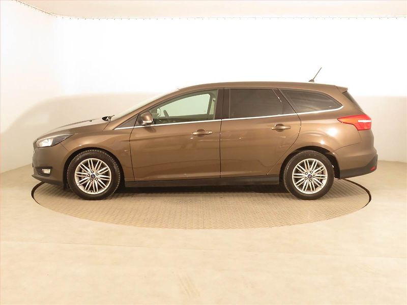 Ford Focus (2017) 1.0 EcoBoost, Tempomat - fotka 3 z 15