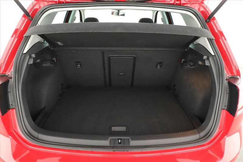 Volkswagen Golf (2014) 1.2 TSI, Navi, Tempomat - fotka 17 z 18