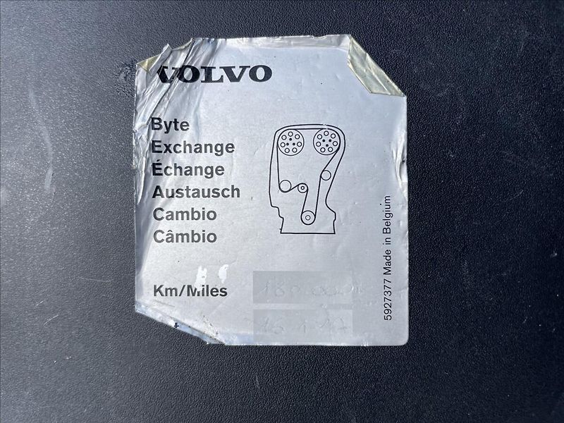 Volvo XC70 2,4 D5 151kw AWD Geartronic Mo - fotka 23 z 35
