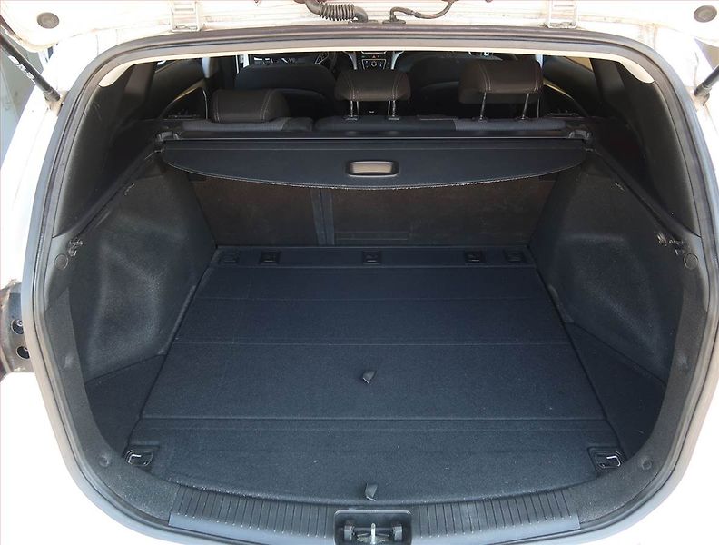 Hyundai i30 (2014) 1.6 MPI, Serv.kniha, Tempomat - fotka 13 z 16