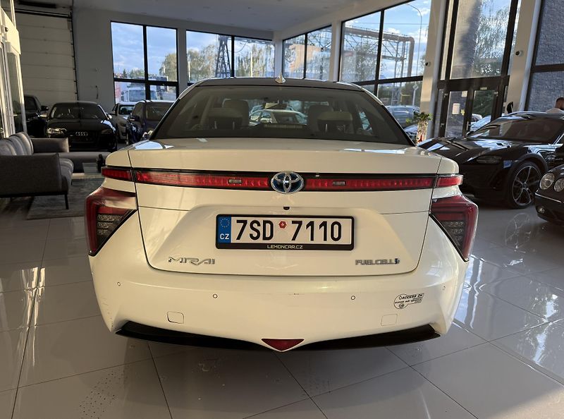 Toyota Mirai (2017) - fotka 6 z 23