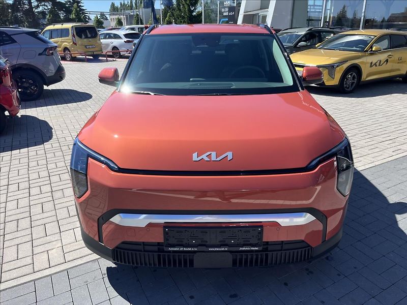 Kia EV3 (2026) 150 KW + 81,4 KWH V2L  EARTH - fotka 3 z 24
