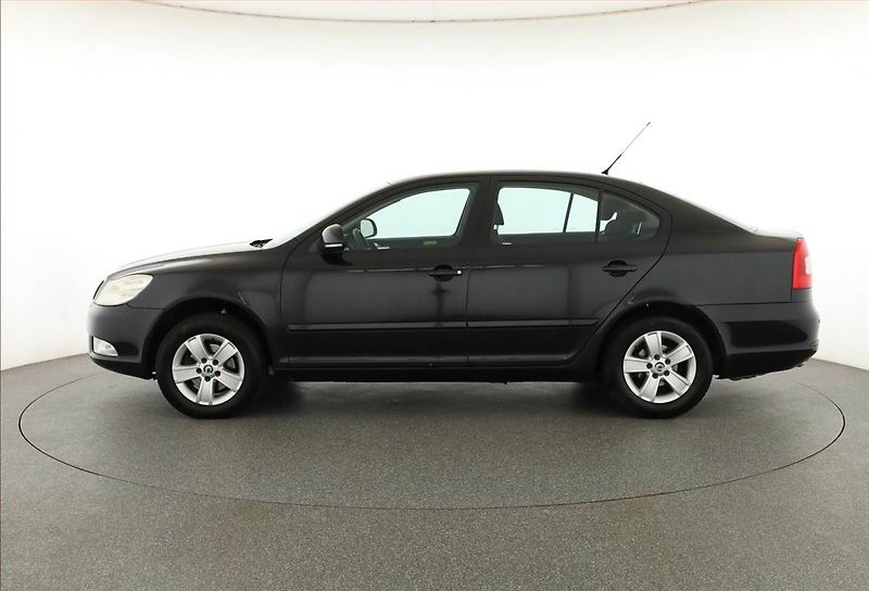 Škoda Octavia (2009) 1.6, Tempomat - fotka 3 z 12