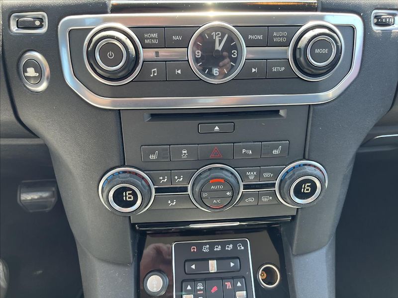 Land Rover Discovery 3,0 SDV6 7.MÍST 4x4 ROZVODY - fotka 20 z 44