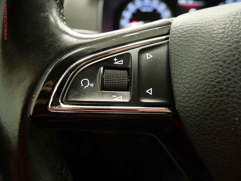 Škoda Karoq (2018) 1.6 TDi, Ambition, LED, navi - fotka 16 z 22