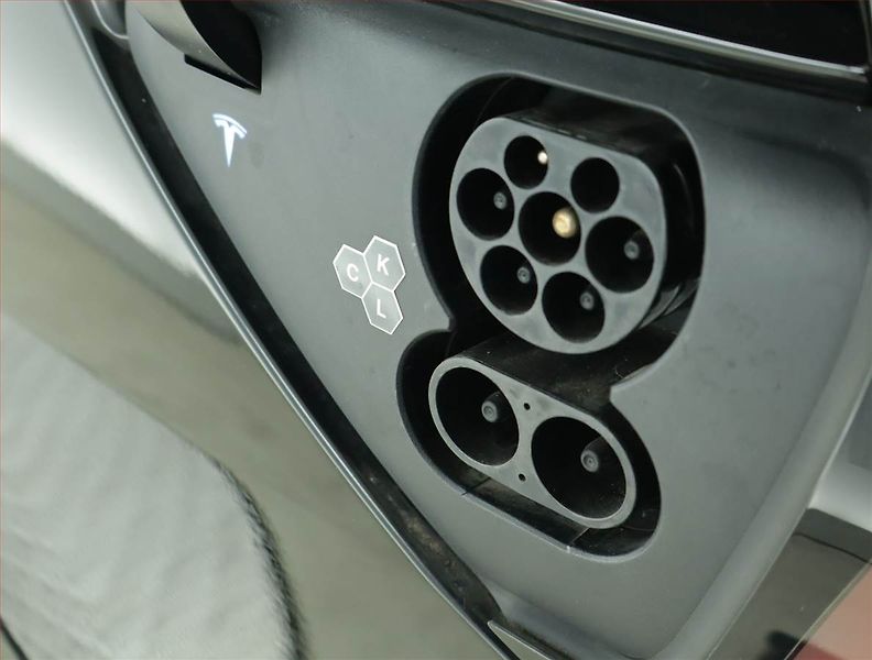 Tesla Model Y (2023) Long Range AWD 79kWh, SoH 93% - fotka 21 z 22