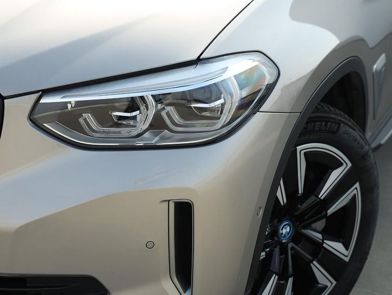 BMW iX3 - fotka 19 z 19