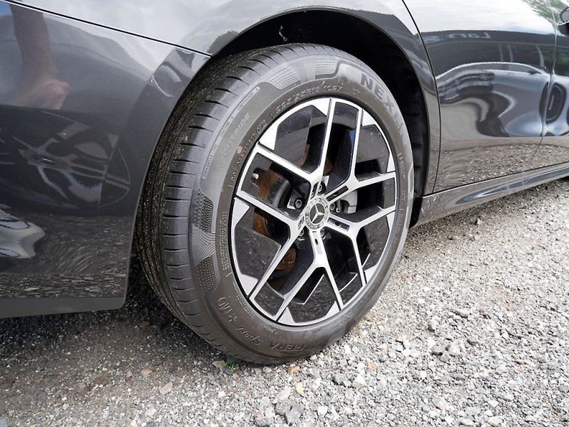 Mercedes-Benz Třídy E 200 4M Avantgarde 360 Distro - fotka 4 z 15