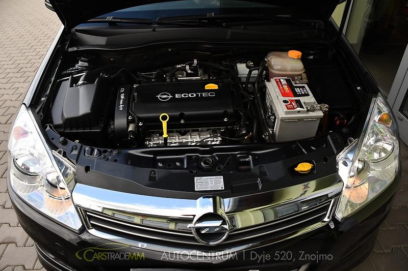 Opel Astra SW 1.6i SPORT A/C  - fotka 39 z 42