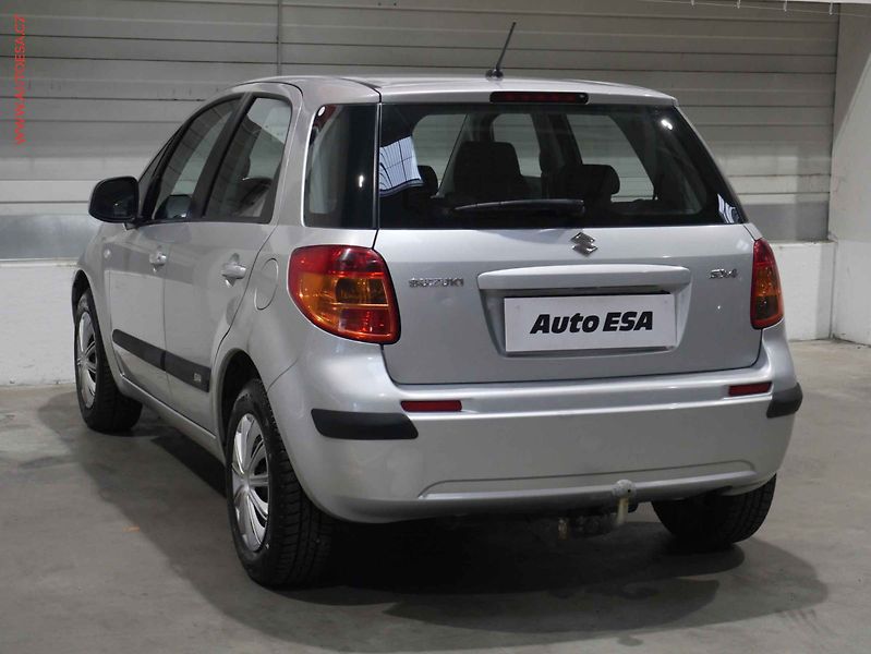 Suzuki SX4 (2007) 1.6i, ČR, AC, TZ - fotka 4 z 16