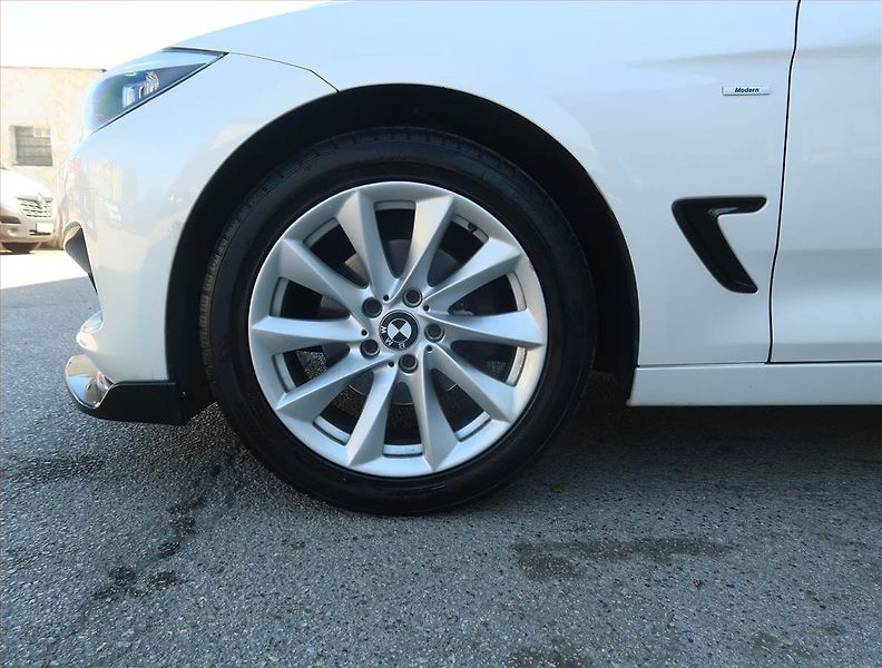 BMW Řada 3 (2014) 320d xDrive GT, 4X4, Automat - fotka 15 z 22