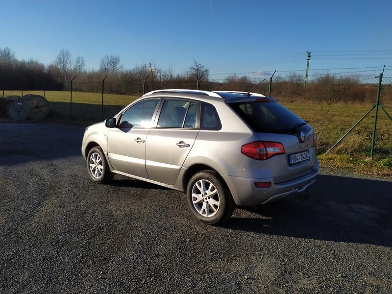 Renault Koleos (2009) 2.0 TD/ 110 kW, 4x4 - fotka 6 z 12