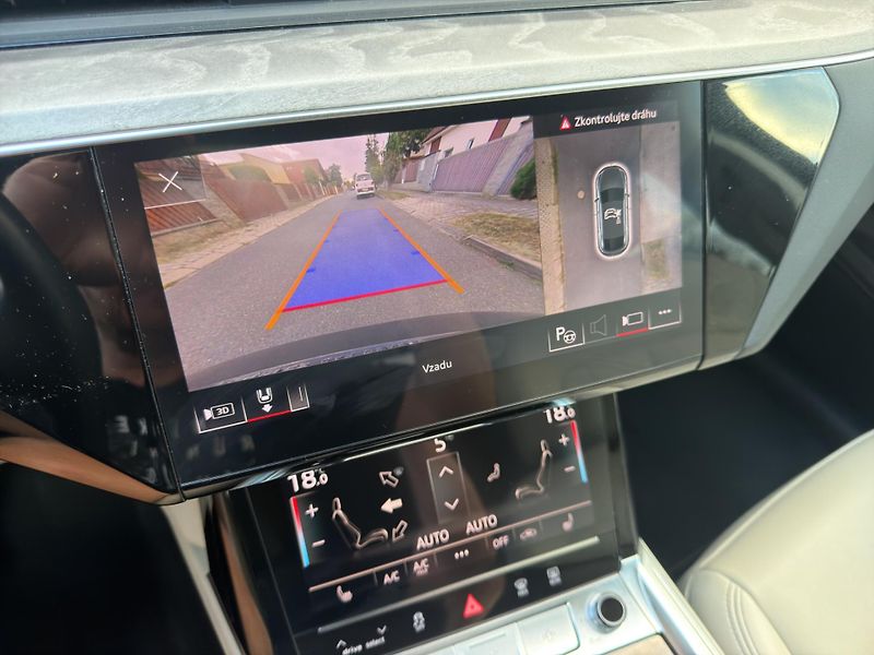 Audi Q8 e-tron (2024) Audi Etron Q8 Sportback - fotka 27 z 27