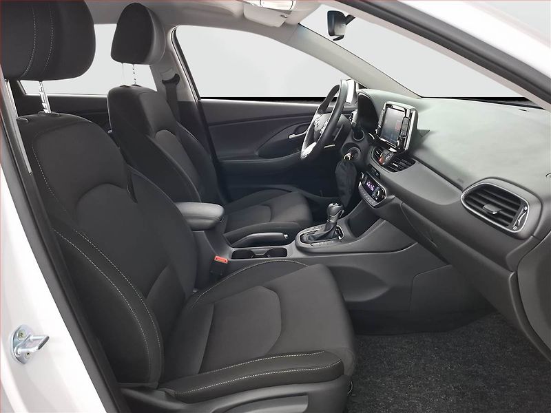 Hyundai i30 (2019) 1.4 T-GDI, Automat, Navi - fotka 9 z 21