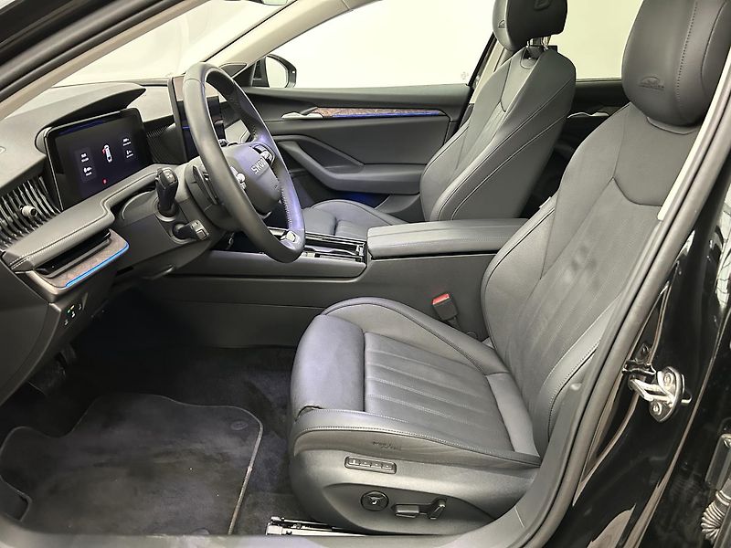 Škoda Superb 2.0 TDI 4x4 L & K - fotka 25 z 34
