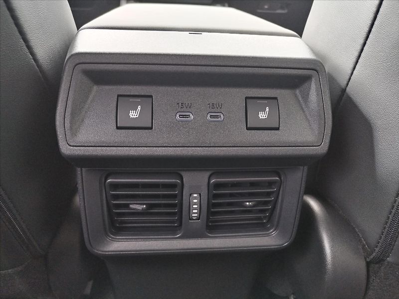 Toyota RAV4 2.5 PLUG IN HYBRID e-CVT AWD - fotka 10 z 18