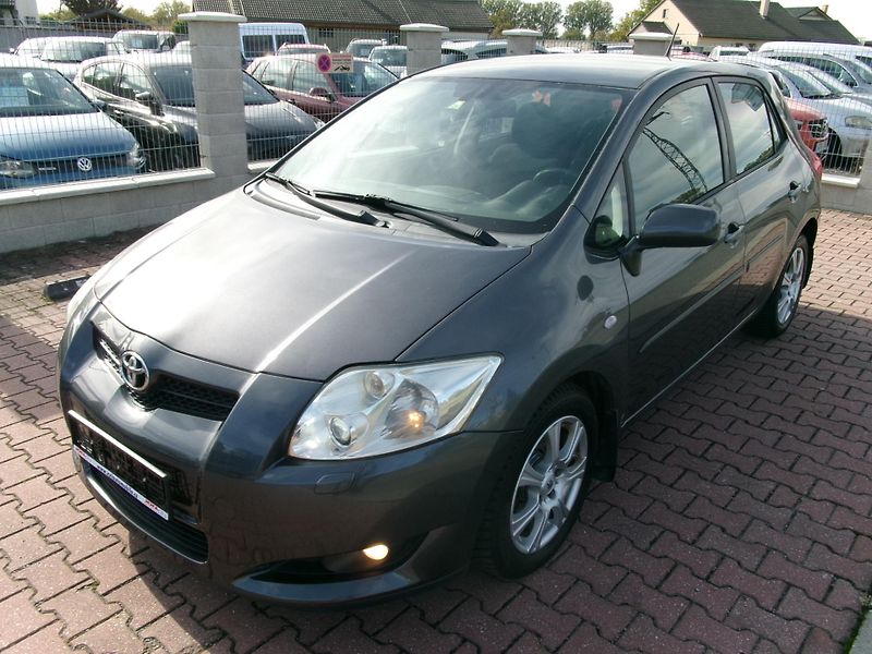 Toyota Auris (2007) 2,0 D-4D 93kW AC TEMP ALU - fotka 1 z 26